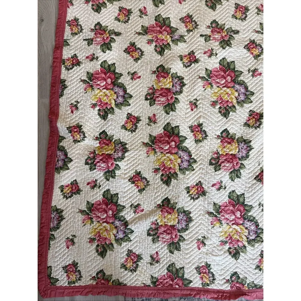 Vintage Floral Quilt Bedspread 78” By 66” Pink, Yellow And Pink Boarder Edge
